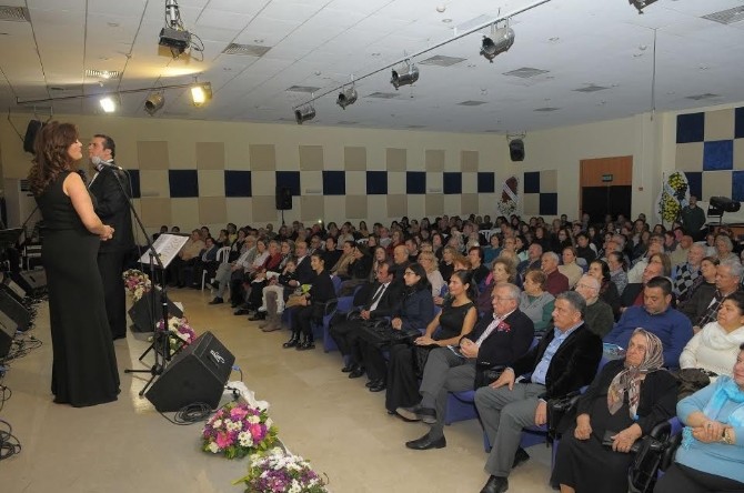 Çeşmede Kış Konserine Yoğun İlgi