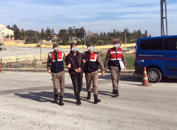 Cinayet Zanlısı Sahte Kimlikle Yakalandı