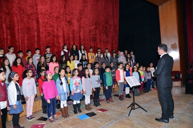 Çocuk Korosundan Konser Hazırlığı