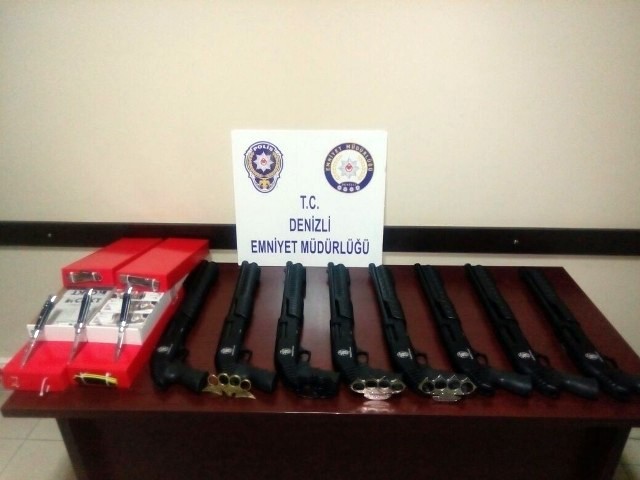 Denizlide Kaçak Satılan Pompalı Tüfeklere El Konuldu