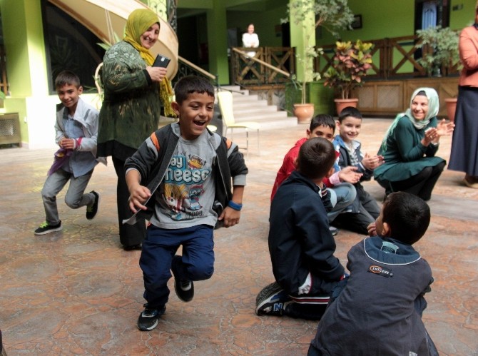 Devlet Aydında 82 Çocuğa Sahip Çıktı