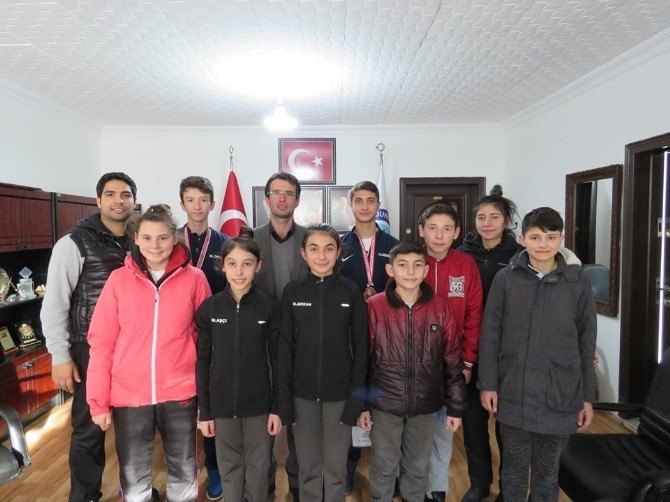 Dodurga Belediye Başkanı Selim Tunadan Spor Ve Sporcuya Destek