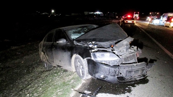 Düğün Yolunda Feci Kaza, Baba Ve 2 Oğlu Öldü