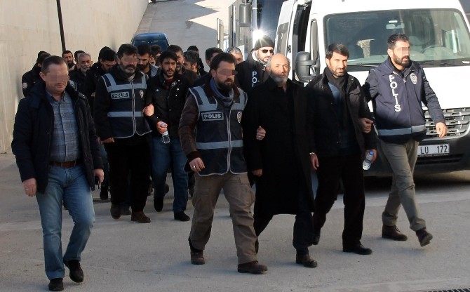 Elazığdaki Terör Soruşturmasında 18 Şüpheli Adliyeye Sevk Edildi