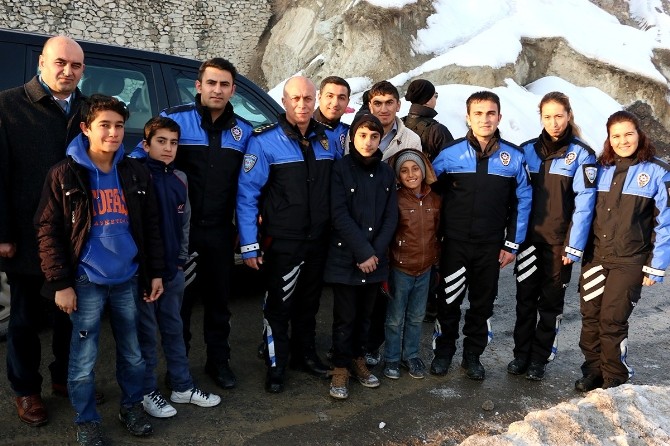 Emniyet Müdürü Dilberoğlu Çocuklarla Sohbet Etti