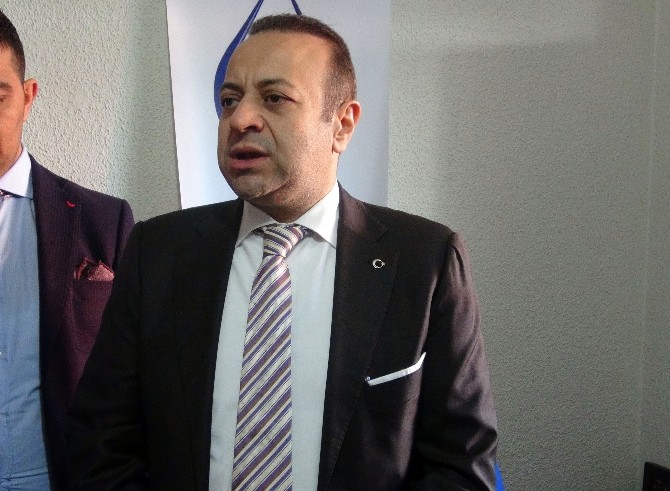 Eski Avrupa Birliği Bakanı Egemen Bağışa Gençlerden Yoğun İlgi