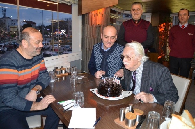 Eşref Kolçaka 90. Yaş Günü Sürprizi