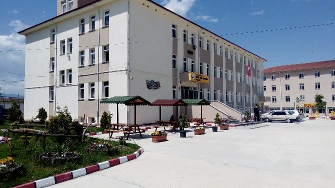 Fen Lisesini 3 Beyaz Bayrak Akladı