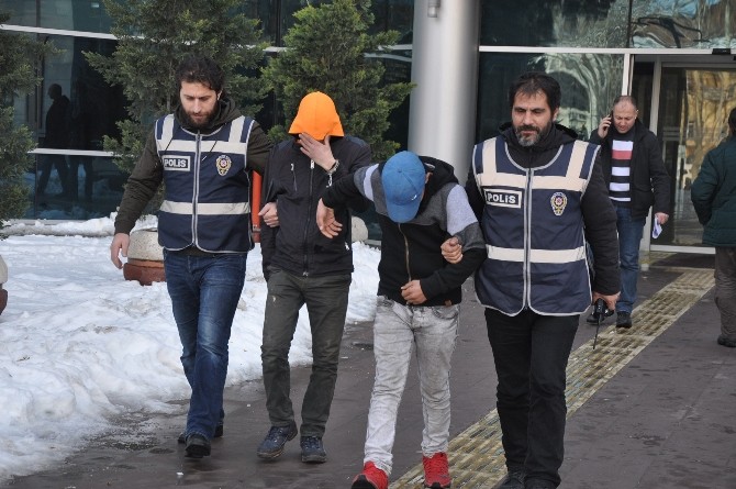 Gaspçı Gençler Tutuklandı