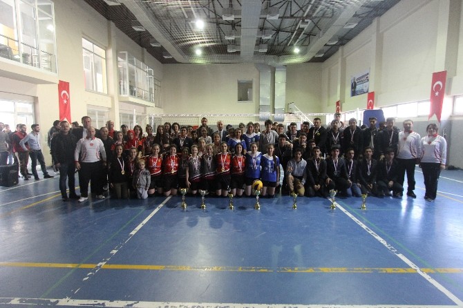 Gençlerde Voleybolun Şampiyonları Belli Oldu
