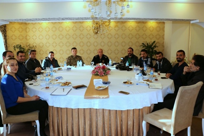 Hakkari Emniyet Müdürlüğünden Aylık Sohbet Toplantısı