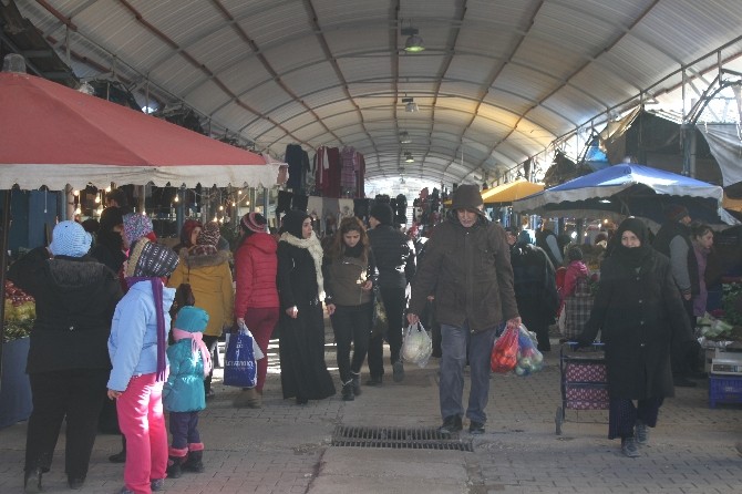Halk Pazarına Hareketlilik Geldi