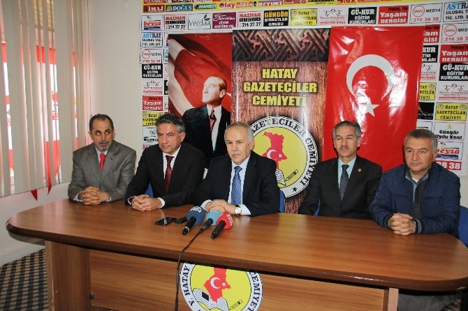 Hatay Valisi Erdal Ata: “Gazeteciler Önemli Bir Kamu Hizmeti Yapıyor