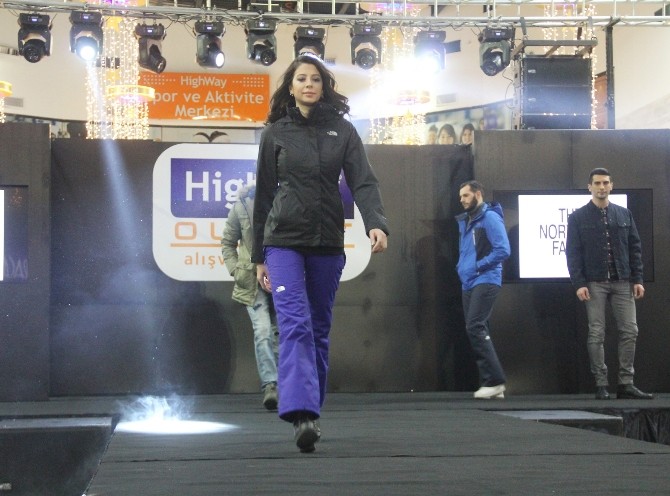 Highway Avmde Konser Ve Defileye Büyük İlgi