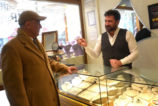 Ilıcalı, Taşmağazalar Esnafını Ziyaret Etti