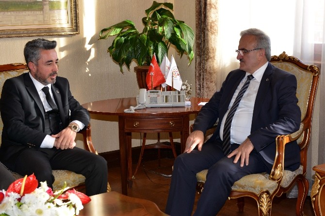 İnşaat Müteahhitleri Derneği Yönetimini Vali Karaloğlunu Ziyaret Etti