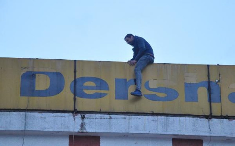 EMNİYET EKİPLERİNCE ARAN ŞAHIS İNTİHARA KALKIŞTI