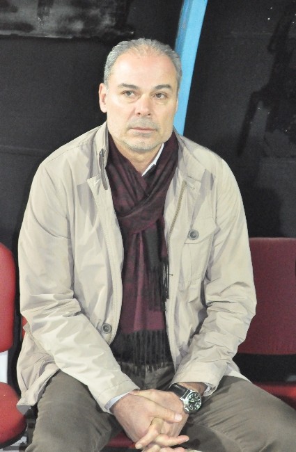 İpekoğlu: 10 Kişi Kalmamız Sıkıntıya Girmemize Neden Oldu