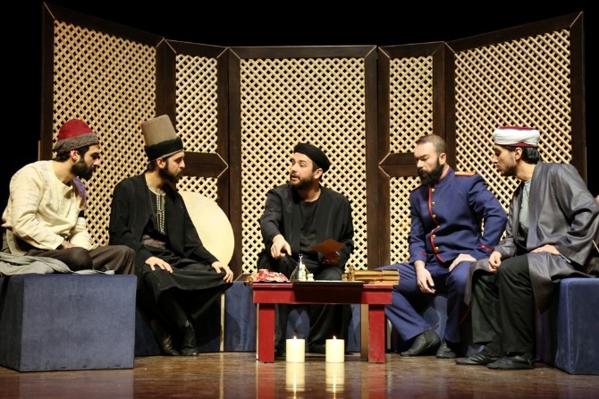 İskender Paladan İçinden Satranç Geçen Oyun