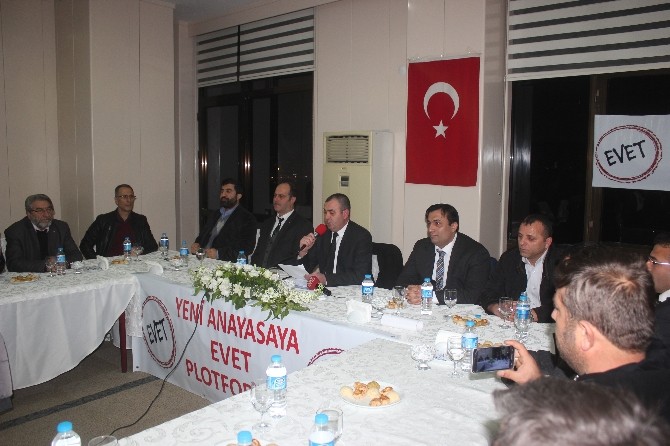 İzmirde Stklardan Evet Platformu