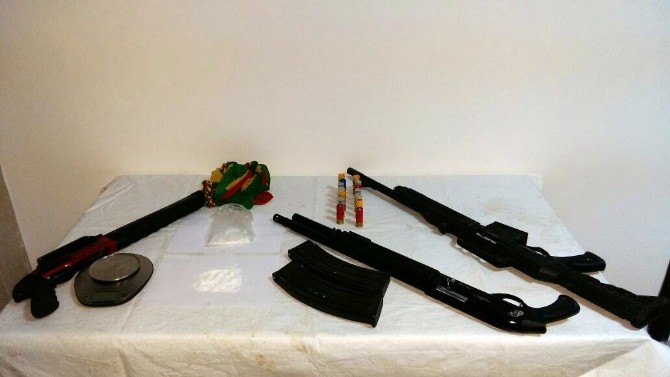 Jandarmadan Eve Baskın