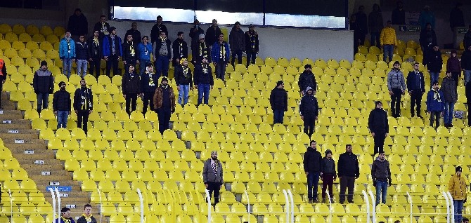 Kadıköyde Tribünler Boş Kaldı