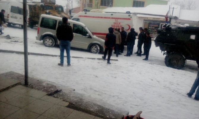 Kar Yağışı Beraberinde Kazaları Getirdi