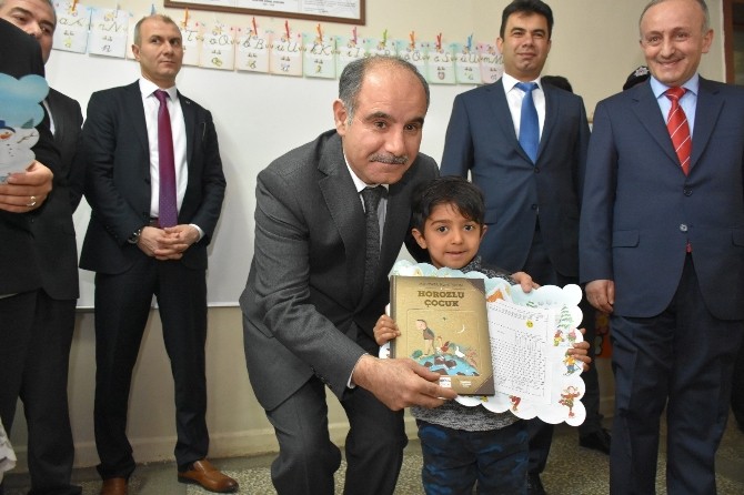 Karabükte 37 Bin 499 Öğrenci Yarı Yıl Karnelerini Aldı