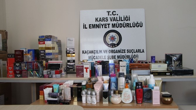 Karsta Benzin İstasyonunda Kaçak Akaryakıt, İçki Ve Sigara Ele Geçirildi