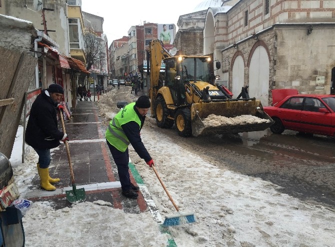 Kırklarelinde Kar Temizleme Çalışmaları