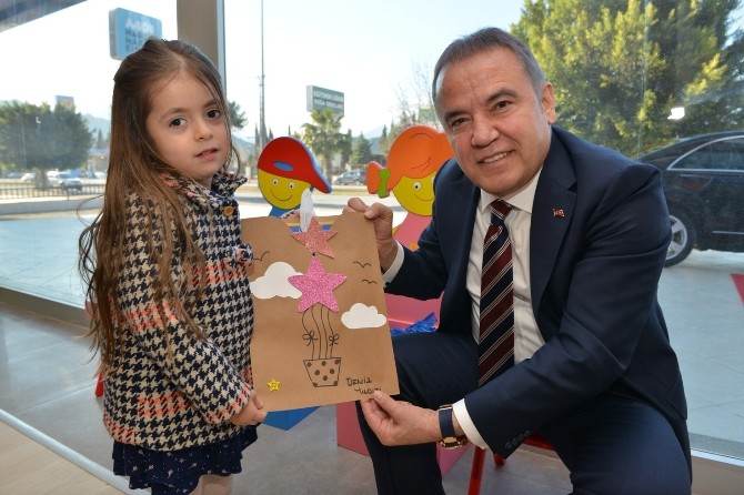 Konyaaltı Belediyesi Kreşlerinde Karne Heyecanı