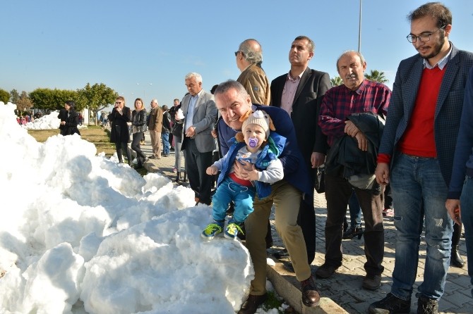 Konyaaltı Sahilinde ‘Kar Sevinci