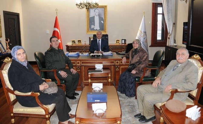 Kore Şehidinin Kızlarından Vali Yıldırıma Ziyaret