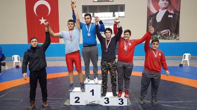 Körfezli Güreşçiler 6 Madalya Kazandı