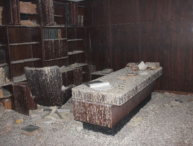 Kullanılmayan Tekstil Ofisinde 5 Tabanca Bulundu