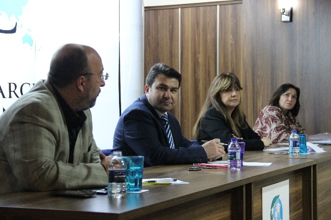 Kütahyada Trumpla Dünya; Beklentiler Ve Tahminler Konulu Söyleşi