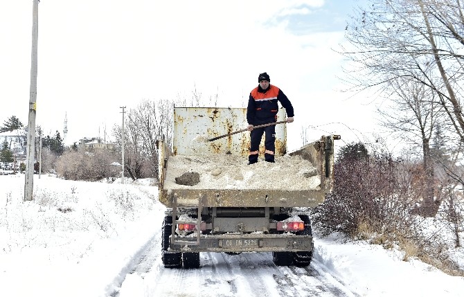 Mamakta Kar Ve Buz Mesaisi Devam Ediyor
