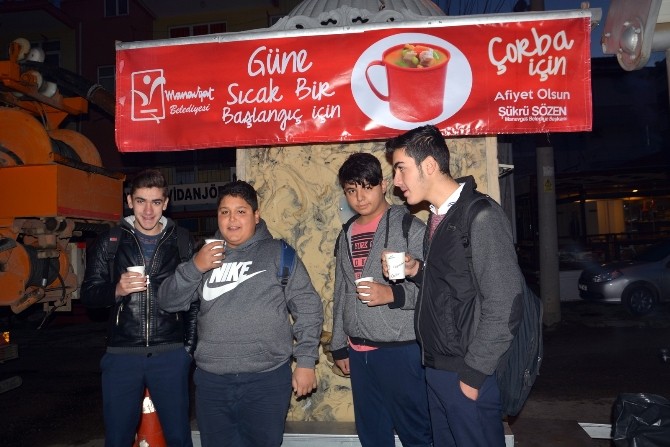 Manavgat Belediyesinden Sıcak Çorba İkramı