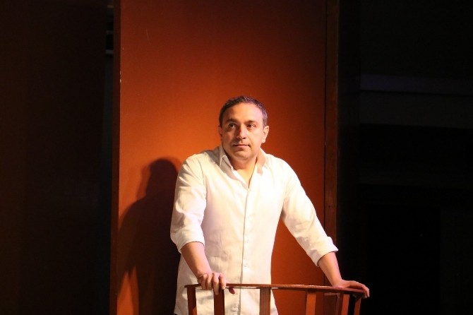 Manisada ‘Her Aşk Biraz Komiktir Kahkahaya Boğdu