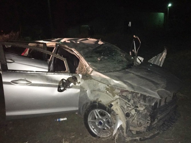 Manisada Otomobil Takla Attı: 2 Yaralı