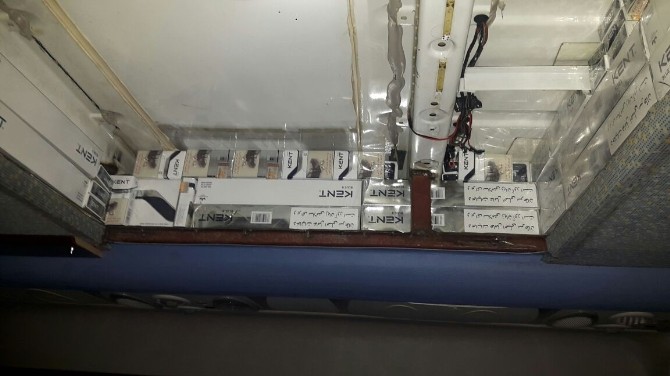 Mardinde Kaçak Sigara Ve Esrar Ele Geçirildi