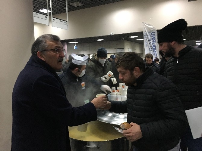 Marmarayda Vatandaşlara Sabah Çorbası Dağıtıldı