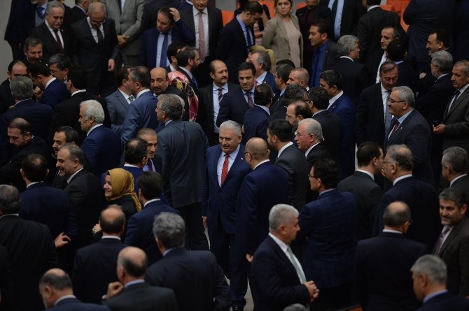 Mecliste Kritik Oylama Sona Erdi