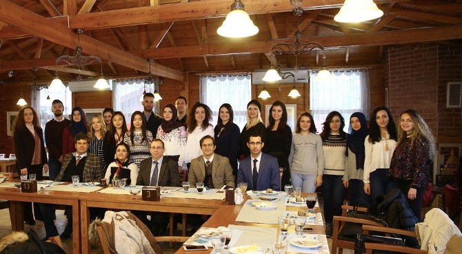 Mevlana Değişim Programı Öğrencilerine Veda Yemeği