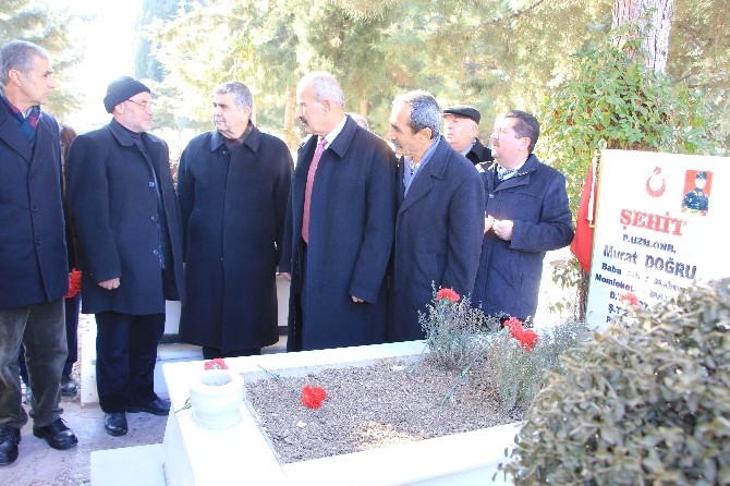 Mhpliler Şehitliği Ziyaret Ettiler