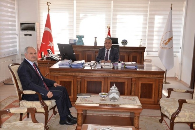 Müftü Hüseyin Hazırlar, Vali Nayiri Ziyaret Etti
