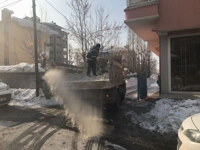 Muşta Yol Tuzlama Çalışması