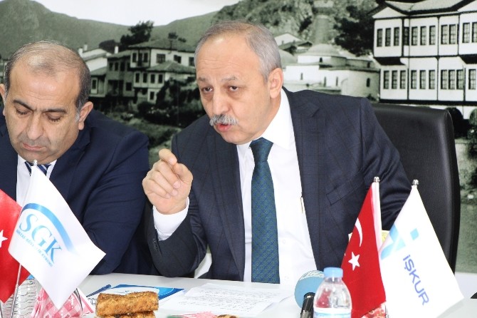 Müsteşar Erdem, ‘Torun Bakan Büyükanne Projesiyle İlgili Konuştu