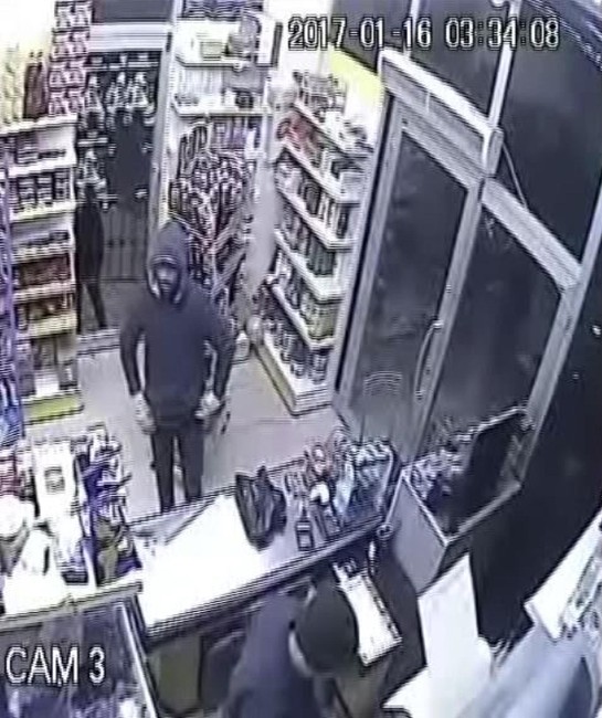 Mutta Market Soyan Hırsızlar Güvenlik Kamerasına Takıldı
