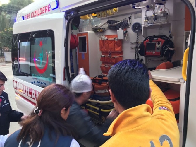 Nazillide Cam Şişeli Kavga: 1 Yaralı